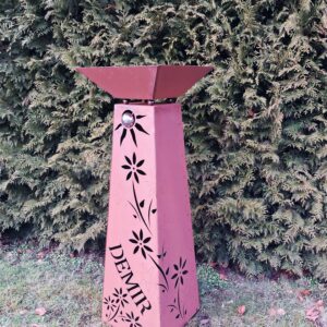 RS80 Konische Edelrost Säule "Wunschtext mit Blumenranke unter Edelstahlsonne"